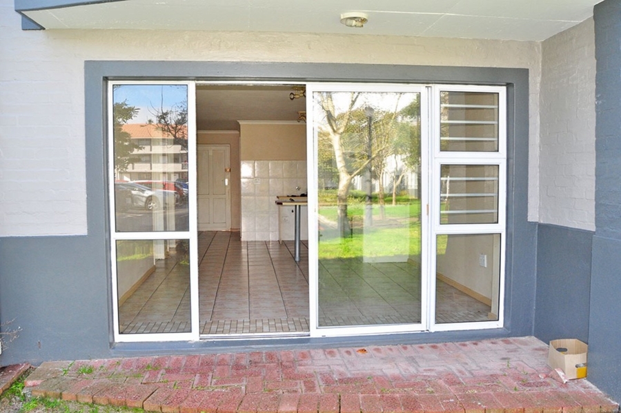 To Let 2 Bedroom Property for Rent in Pinelands Western Cape